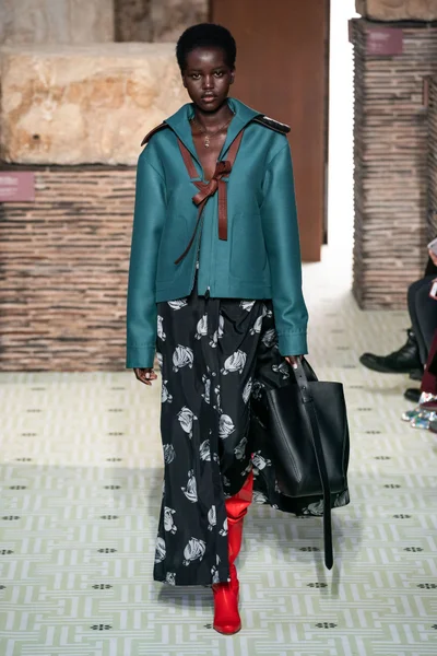 Look 2
